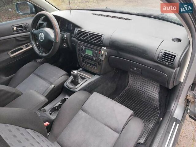 Серый Фольксваген Пассат, объемом двигателя 1.9 л и пробегом 450 тыс. км за 3950 $, фото 31 на Automoto.ua