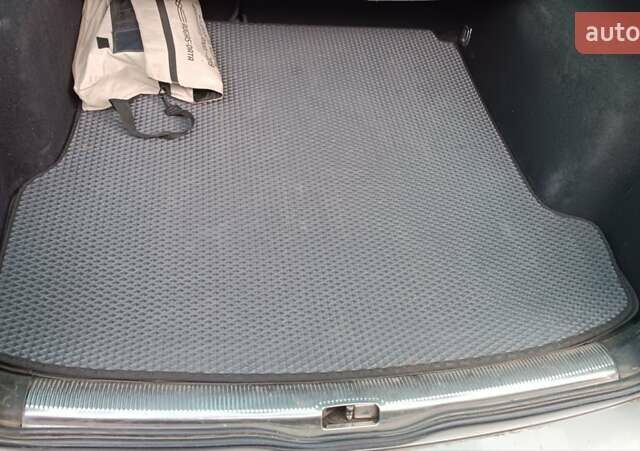 Серый Фольксваген Пассат, объемом двигателя 1.6 л и пробегом 318 тыс. км за 4950 $, фото 6 на Automoto.ua