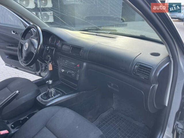 Серый Фольксваген Пассат, объемом двигателя 1.9 л и пробегом 298 тыс. км за 2850 $, фото 15 на Automoto.ua