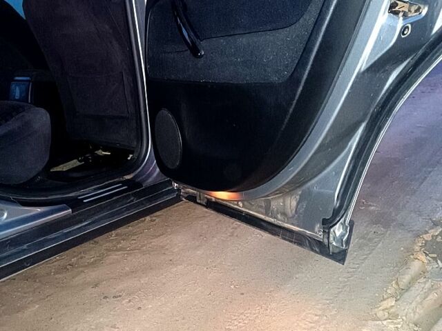 Серый Фольксваген Пассат, объемом двигателя 1.9 л и пробегом 290 тыс. км за 4400 $, фото 7 на Automoto.ua