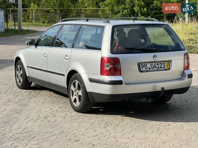 Серый Фольксваген Пассат, объемом двигателя 1.6 л и пробегом 198 тыс. км за 4400 $, фото 2 на Automoto.ua