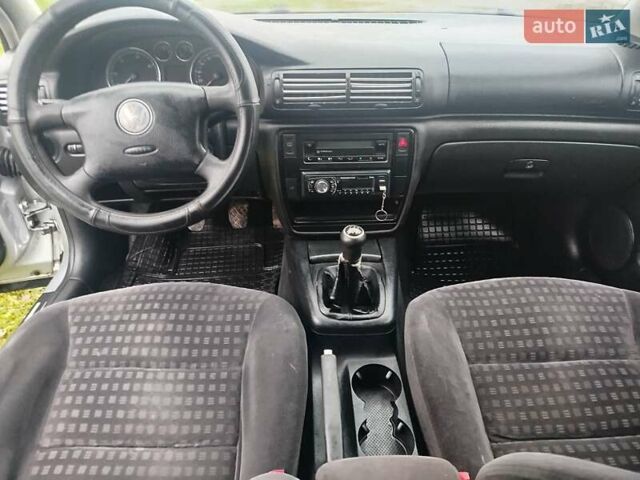 Сірий Фольксваген Пассат, об'ємом двигуна 1.9 л та пробігом 400 тис. км за 3750 $, фото 14 на Automoto.ua