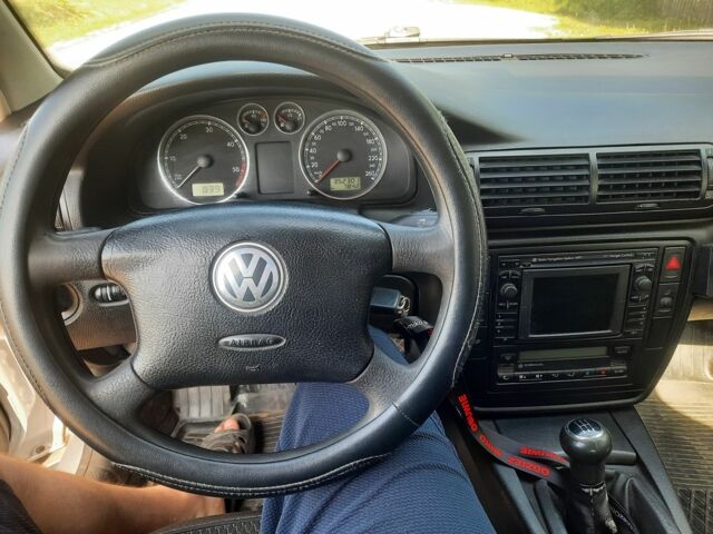 Серый Фольксваген Пассат, объемом двигателя 1.9 л и пробегом 352 тыс. км за 4650 $, фото 4 на Automoto.ua