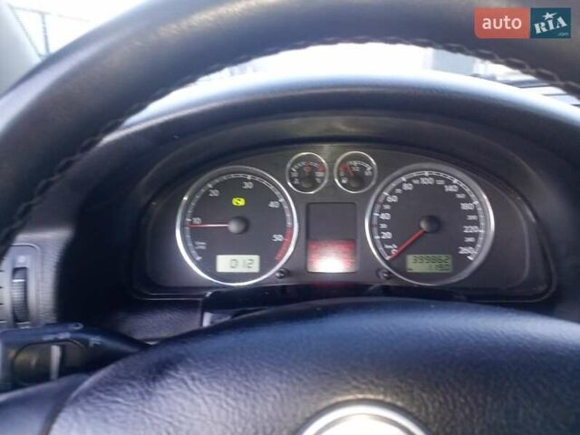 Серый Фольксваген Пассат, объемом двигателя 1.9 л и пробегом 399 тыс. км за 4200 $, фото 5 на Automoto.ua