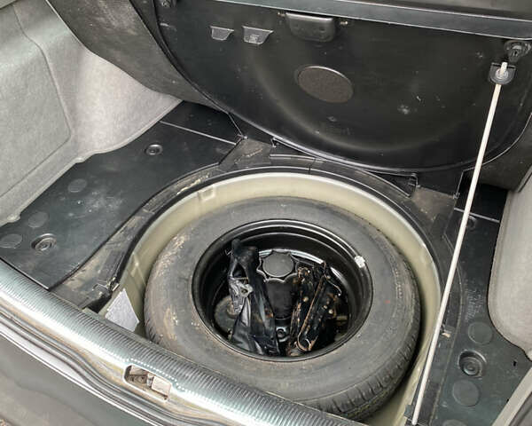 Серый Фольксваген Пассат, объемом двигателя 1.78 л и пробегом 245 тыс. км за 3850 $, фото 14 на Automoto.ua