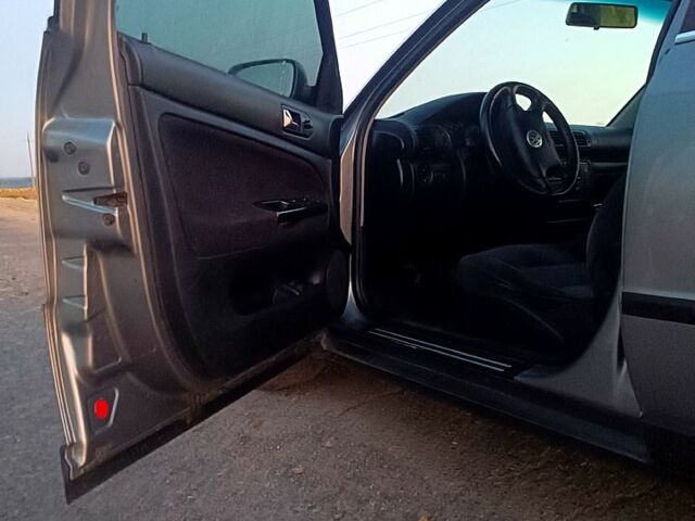 Серый Фольксваген Пассат, объемом двигателя 1.9 л и пробегом 290 тыс. км за 4400 $, фото 4 на Automoto.ua