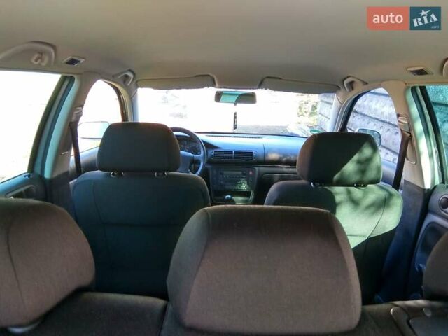 Сірий Фольксваген Пассат, об'ємом двигуна 1.6 л та пробігом 268 тис. км за 5300 $, фото 7 на Automoto.ua