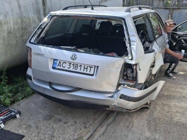 Серый Фольксваген Пассат, объемом двигателя 1.6 л и пробегом 246 тыс. км за 2500 $, фото 1 на Automoto.ua