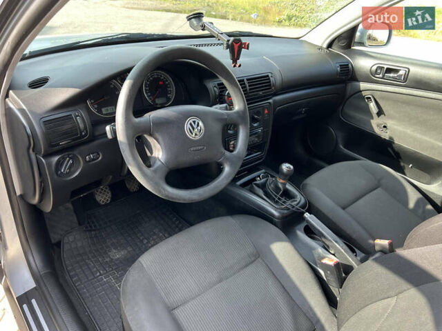 Серый Фольксваген Пассат, объемом двигателя 1.6 л и пробегом 198 тыс. км за 4400 $, фото 9 на Automoto.ua