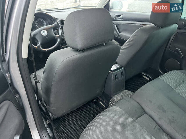 Сірий Фольксваген Пассат, об'ємом двигуна 1.6 л та пробігом 250 тис. км за 4600 $, фото 7 на Automoto.ua