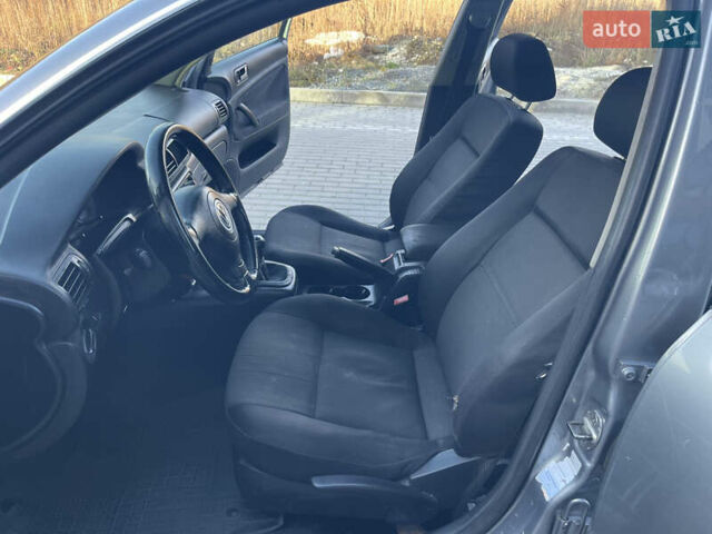 Серый Фольксваген Пассат, объемом двигателя 1.9 л и пробегом 323 тыс. км за 2999 $, фото 11 на Automoto.ua