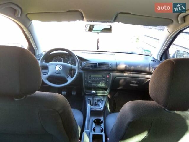 Сірий Фольксваген Пассат, об'ємом двигуна 1.6 л та пробігом 268 тис. км за 5300 $, фото 6 на Automoto.ua