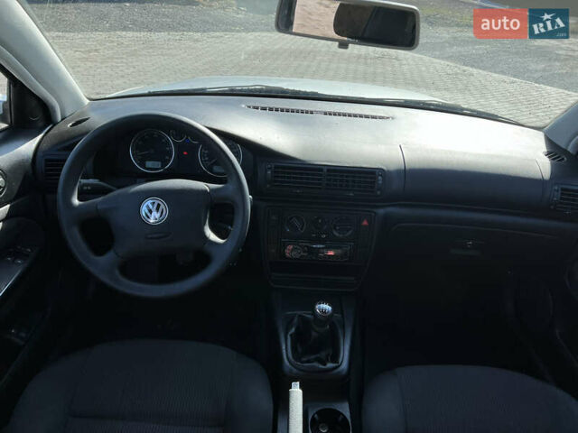 Серый Фольксваген Пассат, объемом двигателя 1.6 л и пробегом 198 тыс. км за 4400 $, фото 25 на Automoto.ua