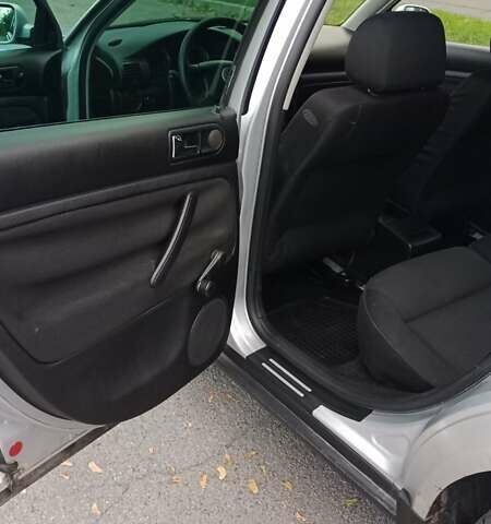 Серый Фольксваген Пассат, объемом двигателя 1.6 л и пробегом 271 тыс. км за 3599 $, фото 9 на Automoto.ua