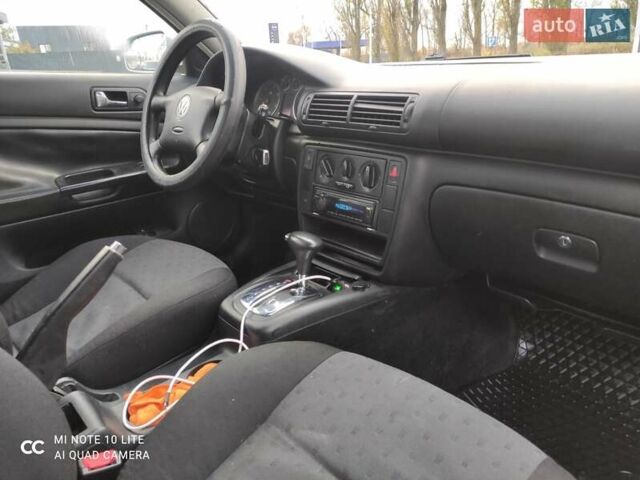 Сірий Фольксваген Пассат, об'ємом двигуна 1.9 л та пробігом 367 тис. км за 3900 $, фото 18 на Automoto.ua