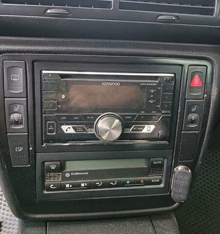 Серый Фольксваген Пассат, объемом двигателя 1.6 л и пробегом 318 тыс. км за 4950 $, фото 3 на Automoto.ua