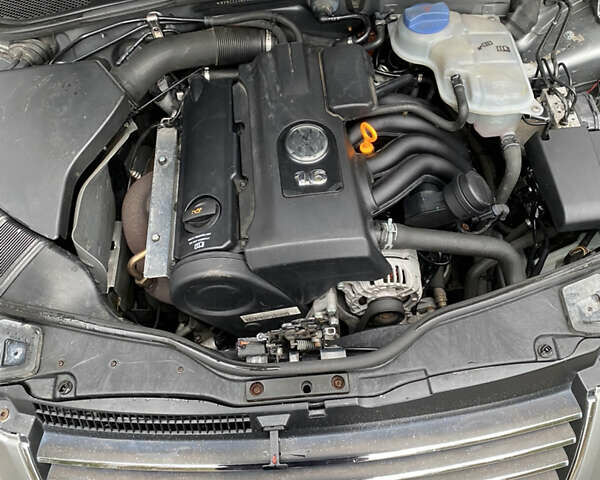 Сірий Фольксваген Пассат, об'ємом двигуна 1.6 л та пробігом 162 тис. км за 4700 $, фото 8 на Automoto.ua