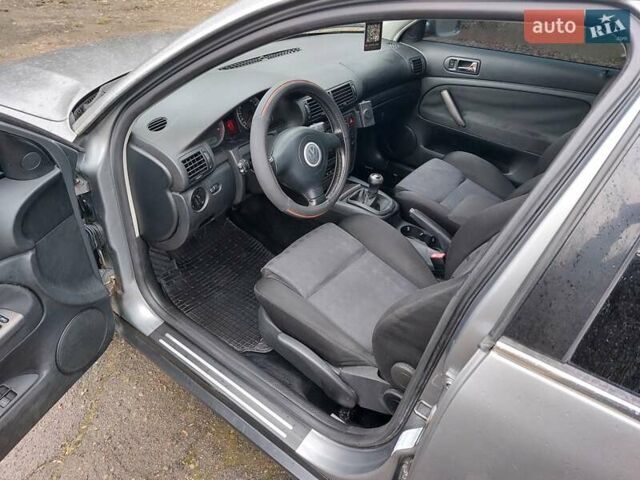 Серый Фольксваген Пассат, объемом двигателя 1.9 л и пробегом 450 тыс. км за 3950 $, фото 43 на Automoto.ua