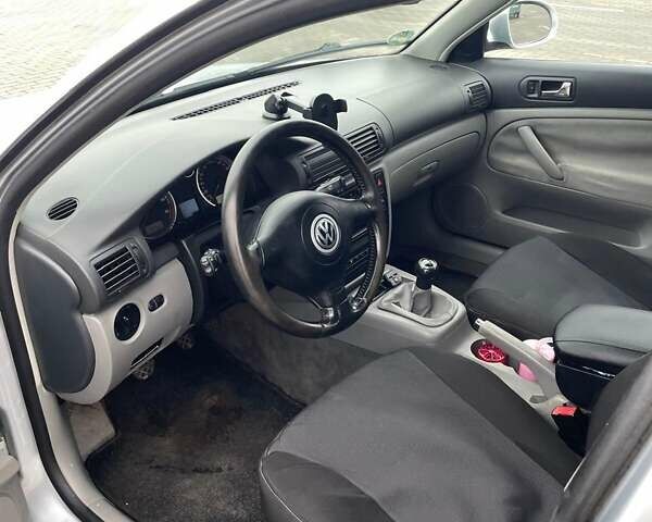 Серый Фольксваген Пассат, объемом двигателя 1.6 л и пробегом 225 тыс. км за 4500 $, фото 17 на Automoto.ua