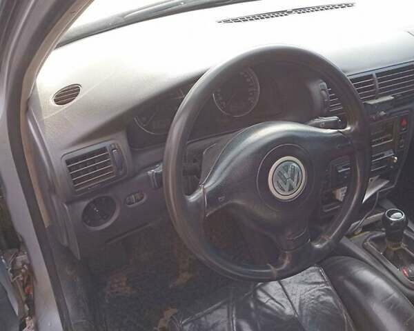 Серый Фольксваген Пассат, объемом двигателя 1.9 л и пробегом 400 тыс. км за 3600 $, фото 3 на Automoto.ua