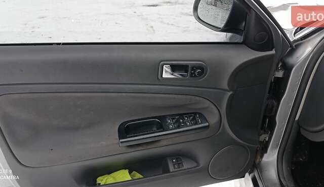 Серый Фольксваген Пассат, объемом двигателя 2 л и пробегом 380 тыс. км за 4300 $, фото 11 на Automoto.ua