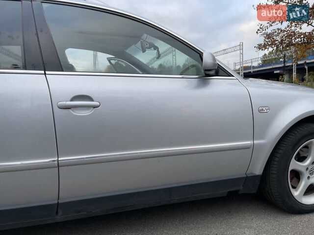 Сірий Фольксваген Пассат, об'ємом двигуна 1.9 л та пробігом 299 тис. км за 6000 $, фото 7 на Automoto.ua