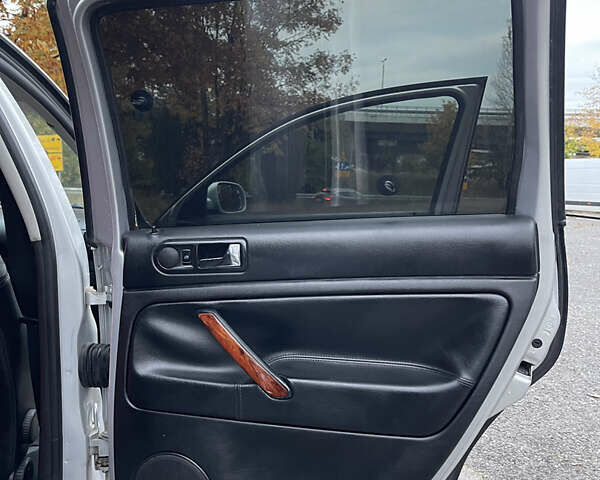 Сірий Фольксваген Пассат, об'ємом двигуна 1.9 л та пробігом 299 тис. км за 6000 $, фото 47 на Automoto.ua