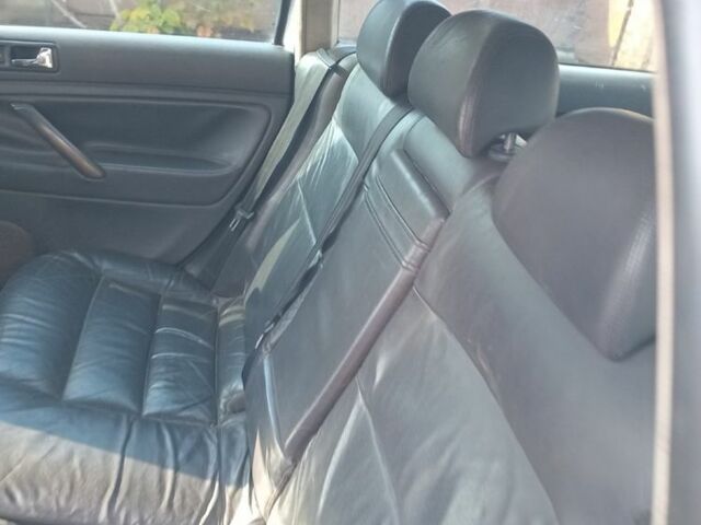 Серый Фольксваген Пассат, объемом двигателя 1.9 л и пробегом 400 тыс. км за 3600 $, фото 6 на Automoto.ua