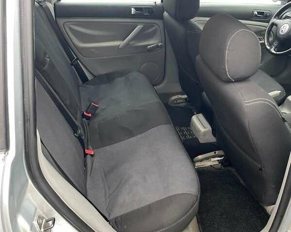 Серый Фольксваген Пассат, объемом двигателя 1.6 л и пробегом 225 тыс. км за 4500 $, фото 12 на Automoto.ua