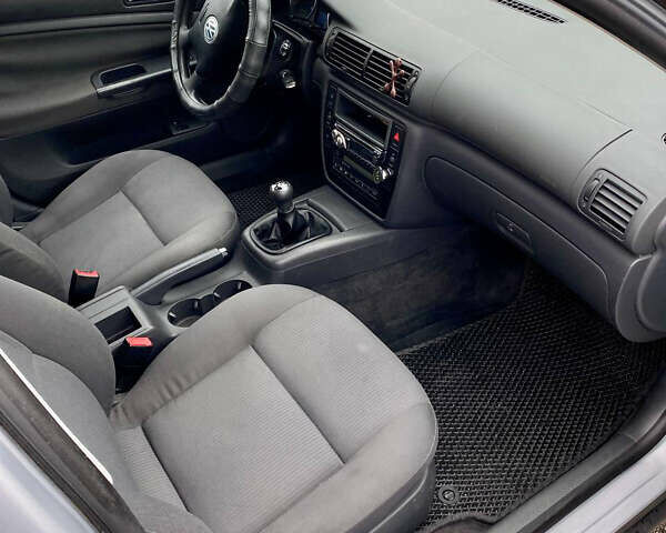 Серый Фольксваген Пассат, объемом двигателя 1.6 л и пробегом 281 тыс. км за 4490 $, фото 9 на Automoto.ua