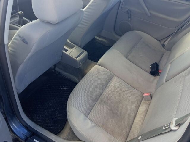 Фольксваген Пассат 2004 в Львове на Automoto.ua Серый Фольксваген Пассат, объемом двигателя 0 л и пробегом 250 тыс. км за 1700 $, фото 7 на Automoto.ua