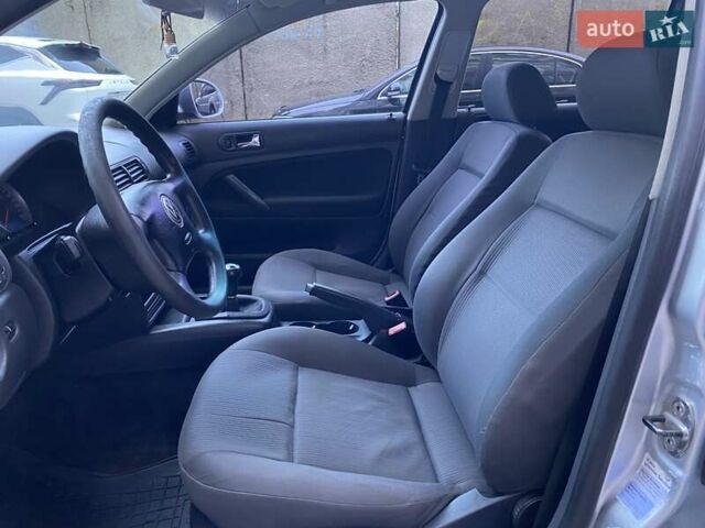 Серый Фольксваген Пассат, объемом двигателя 1.6 л и пробегом 335 тыс. км за 3999 $, фото 19 на Automoto.ua