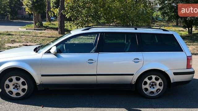 Серый Фольксваген Пассат, объемом двигателя 1.6 л и пробегом 260 тыс. км за 4000 $, фото 3 на Automoto.ua