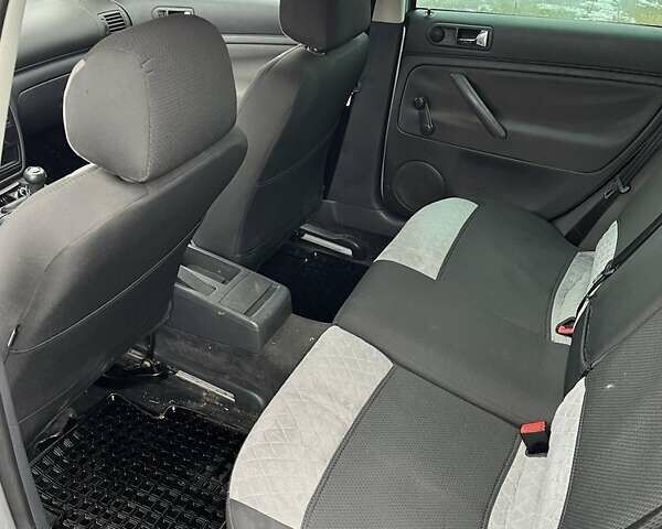 Серый Фольксваген Пассат, объемом двигателя 1.6 л и пробегом 290 тыс. км за 4900 $, фото 6 на Automoto.ua