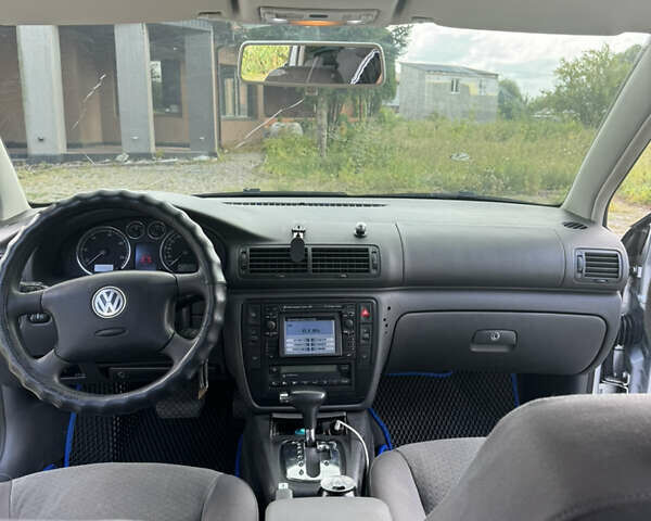 Серый Фольксваген Пассат, объемом двигателя 2.5 л и пробегом 365 тыс. км за 4500 $, фото 12 на Automoto.ua