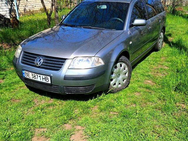 Серый Фольксваген Пассат, объемом двигателя 1.6 л и пробегом 204 тыс. км за 5600 $, фото 2 на Automoto.ua