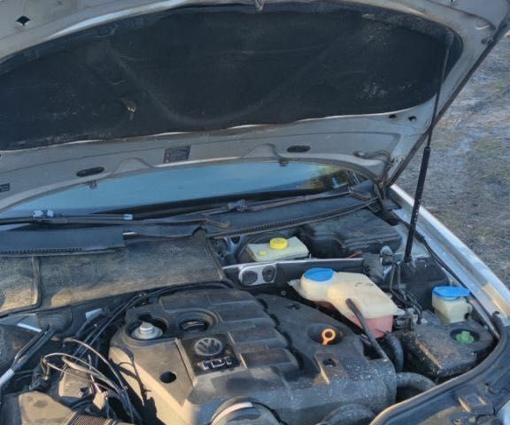 Серый Фольксваген Пассат, объемом двигателя 1.9 л и пробегом 300 тыс. км за 1600 $, фото 9 на Automoto.ua