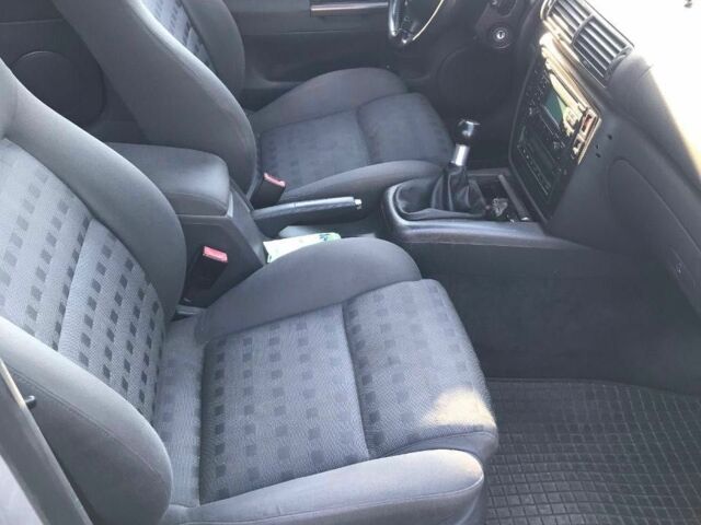 Серый Фольксваген Пассат, объемом двигателя 2 л и пробегом 250 тыс. км за 4900 $, фото 5 на Automoto.ua