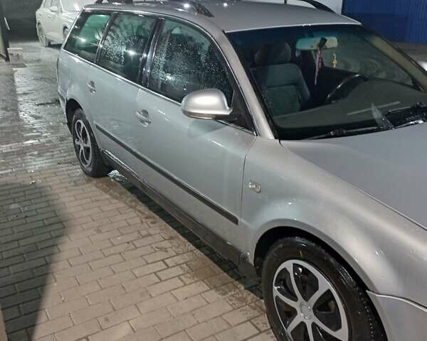 Серый Фольксваген Пассат, объемом двигателя 1.9 л и пробегом 404 тыс. км за 3000 $, фото 4 на Automoto.ua