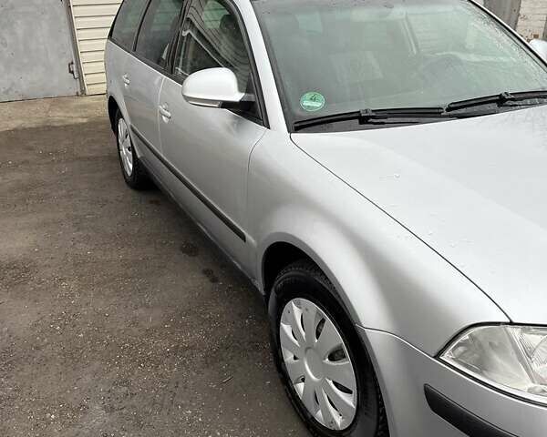 Серый Фольксваген Пассат, объемом двигателя 1.6 л и пробегом 290 тыс. км за 4900 $, фото 4 на Automoto.ua