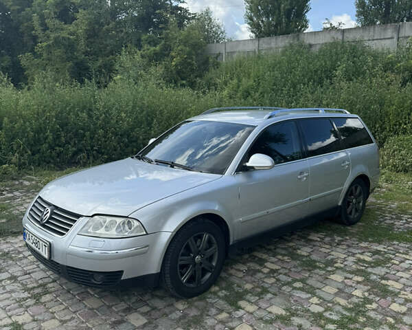 Серый Фольксваген Пассат, объемом двигателя 2.5 л и пробегом 365 тыс. км за 4500 $, фото 1 на Automoto.ua