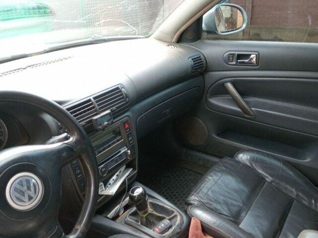 Серый Фольксваген Пассат, объемом двигателя 1.9 л и пробегом 400 тыс. км за 3600 $, фото 4 на Automoto.ua