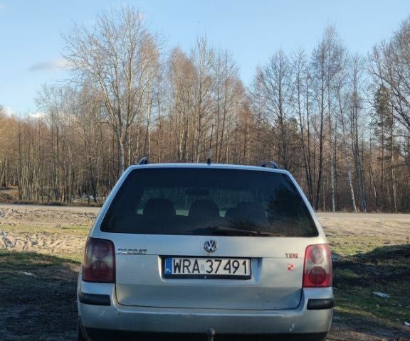 Серый Фольксваген Пассат, объемом двигателя 1.9 л и пробегом 300 тыс. км за 1600 $, фото 1 на Automoto.ua