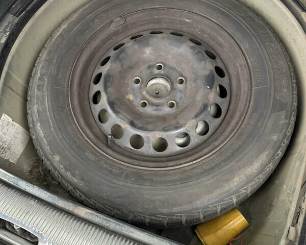 Сірий Фольксваген Пассат, об'ємом двигуна 2 л та пробігом 366 тис. км за 4300 $, фото 17 на Automoto.ua