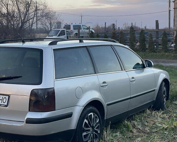 Серый Фольксваген Пассат, объемом двигателя 1.9 л и пробегом 427 тыс. км за 3750 $, фото 7 на Automoto.ua