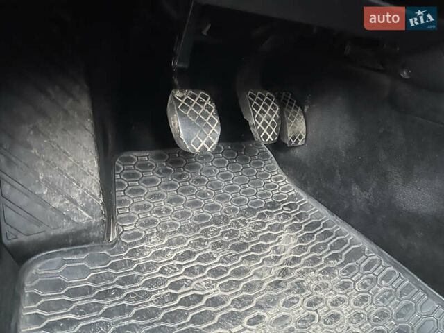 Сірий Фольксваген Пассат, об'ємом двигуна 1.9 л та пробігом 299 тис. км за 6000 $, фото 37 на Automoto.ua