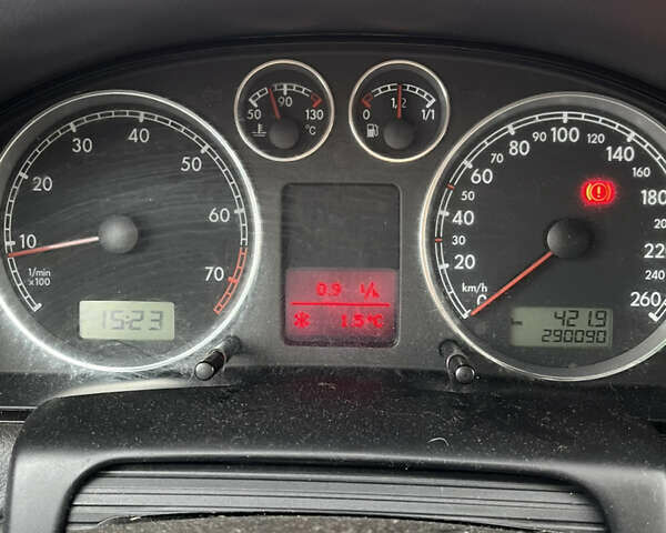 Серый Фольксваген Пассат, объемом двигателя 1.6 л и пробегом 290 тыс. км за 4900 $, фото 2 на Automoto.ua