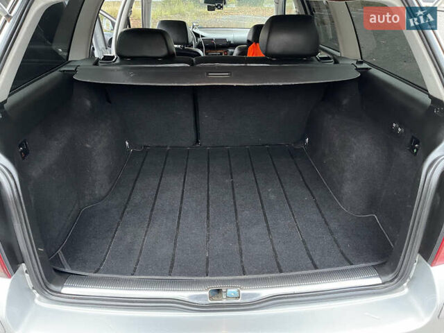 Сірий Фольксваген Пассат, об'ємом двигуна 1.9 л та пробігом 299 тис. км за 6000 $, фото 15 на Automoto.ua