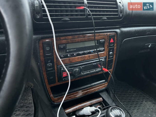 Сірий Фольксваген Пассат, об'ємом двигуна 1.9 л та пробігом 299 тис. км за 6000 $, фото 39 на Automoto.ua