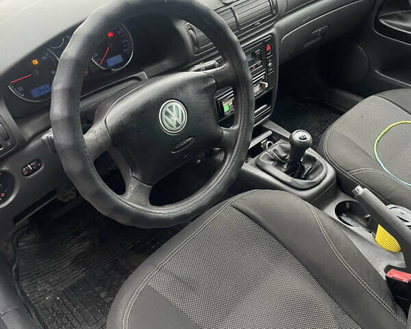 Серый Фольксваген Пассат, объемом двигателя 1.9 л и пробегом 428 тыс. км за 4150 $, фото 7 на Automoto.ua